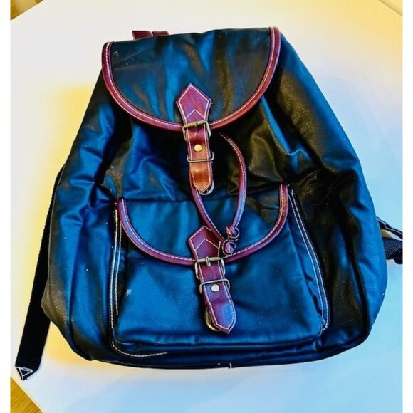 Black & Burgundy Faux Leather Streetwear Backpack Adjustable Straps & Buckle M - Picture 3 of 6